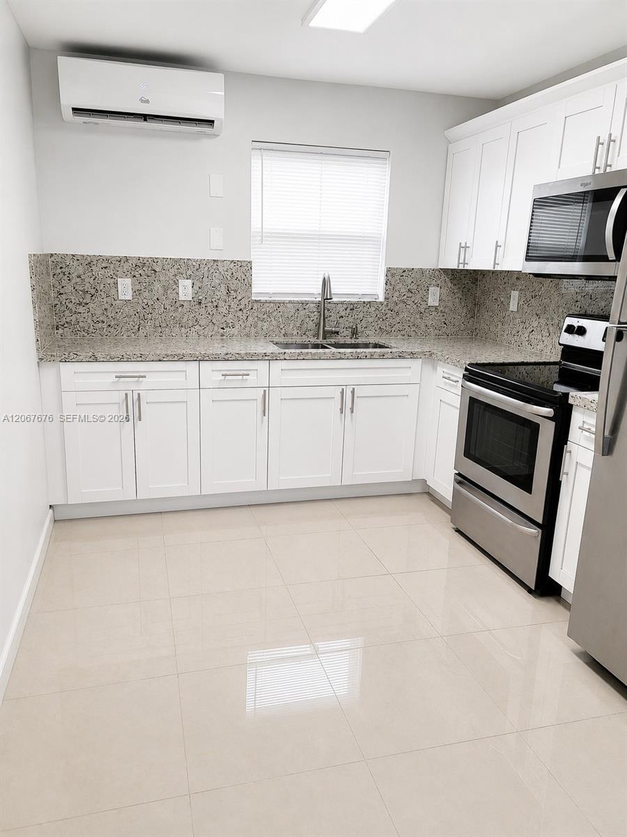 1723 Wiley St # F, Hollywood FL 33020 photo 4
