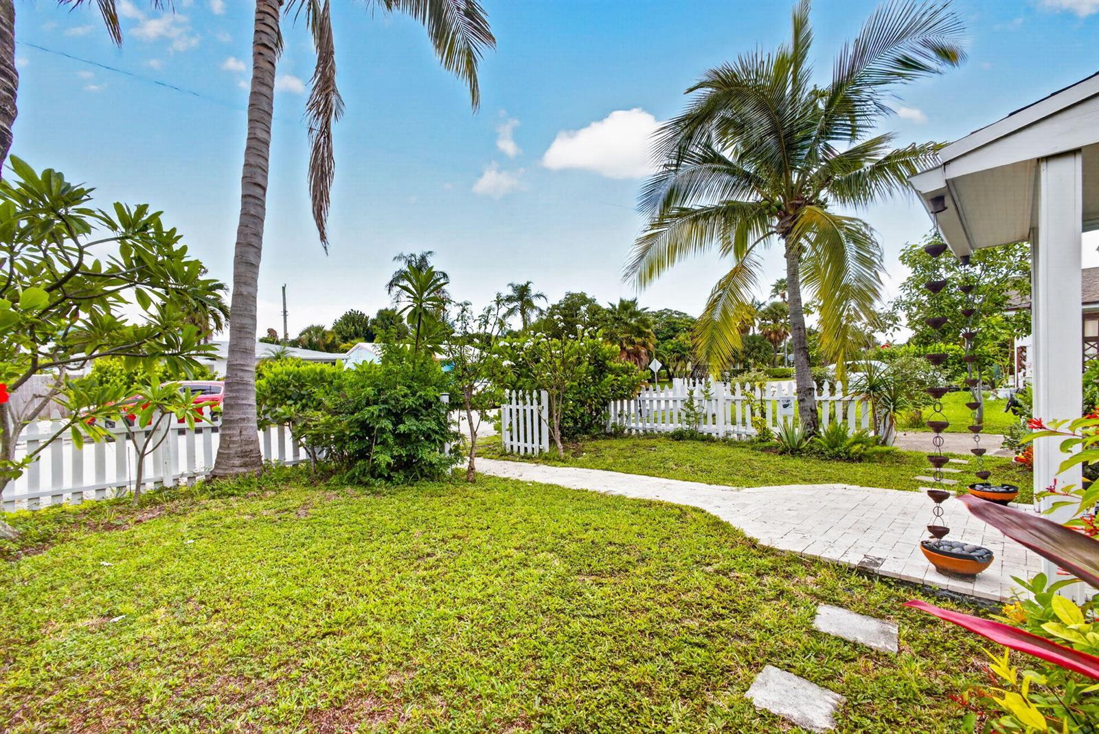 216 E 24th Street, Riviera Beach FL 33404 photo 4