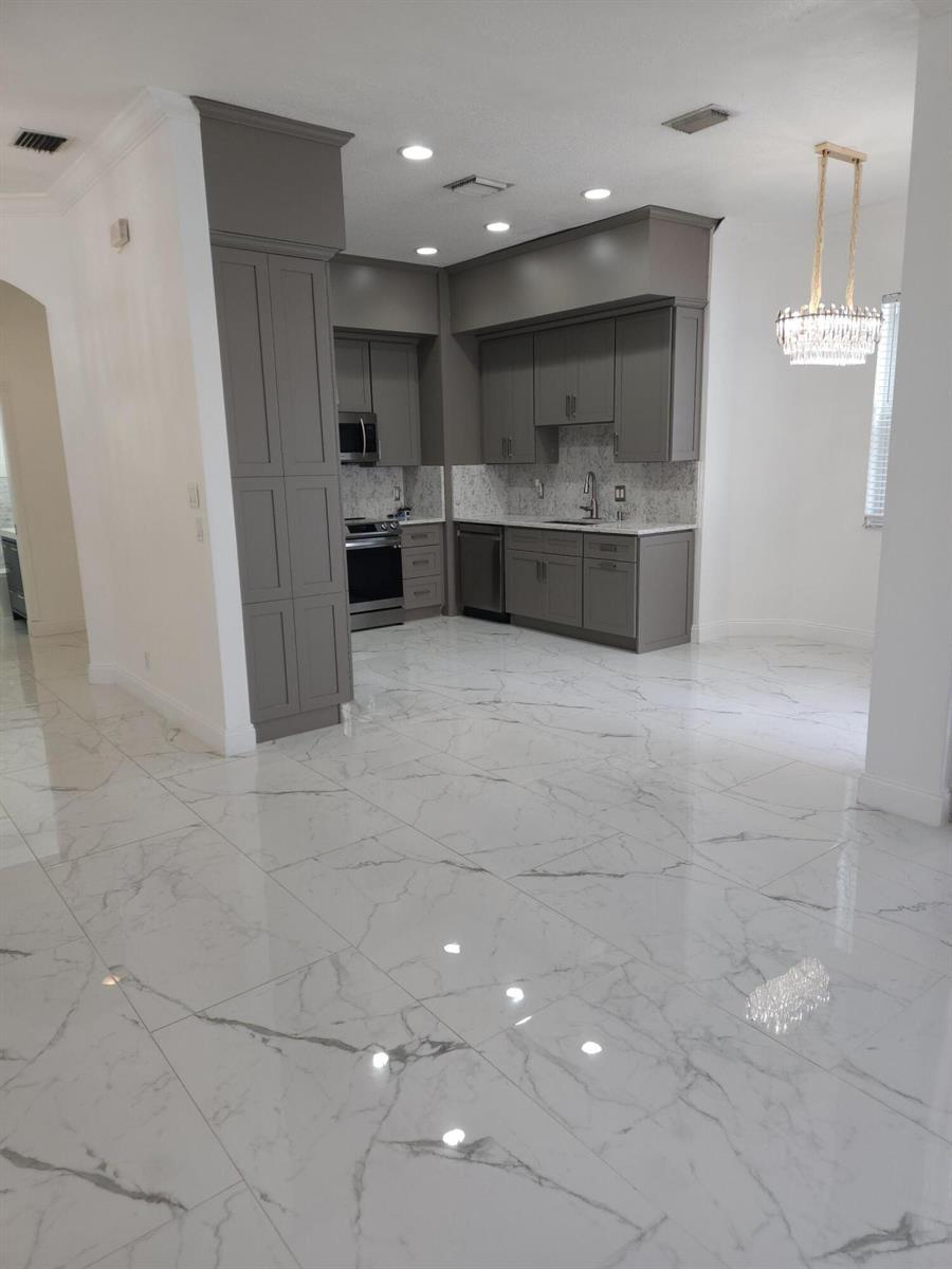 5524 Boynton Gardens Drive, Boynton Beach FL 33437 photo 2