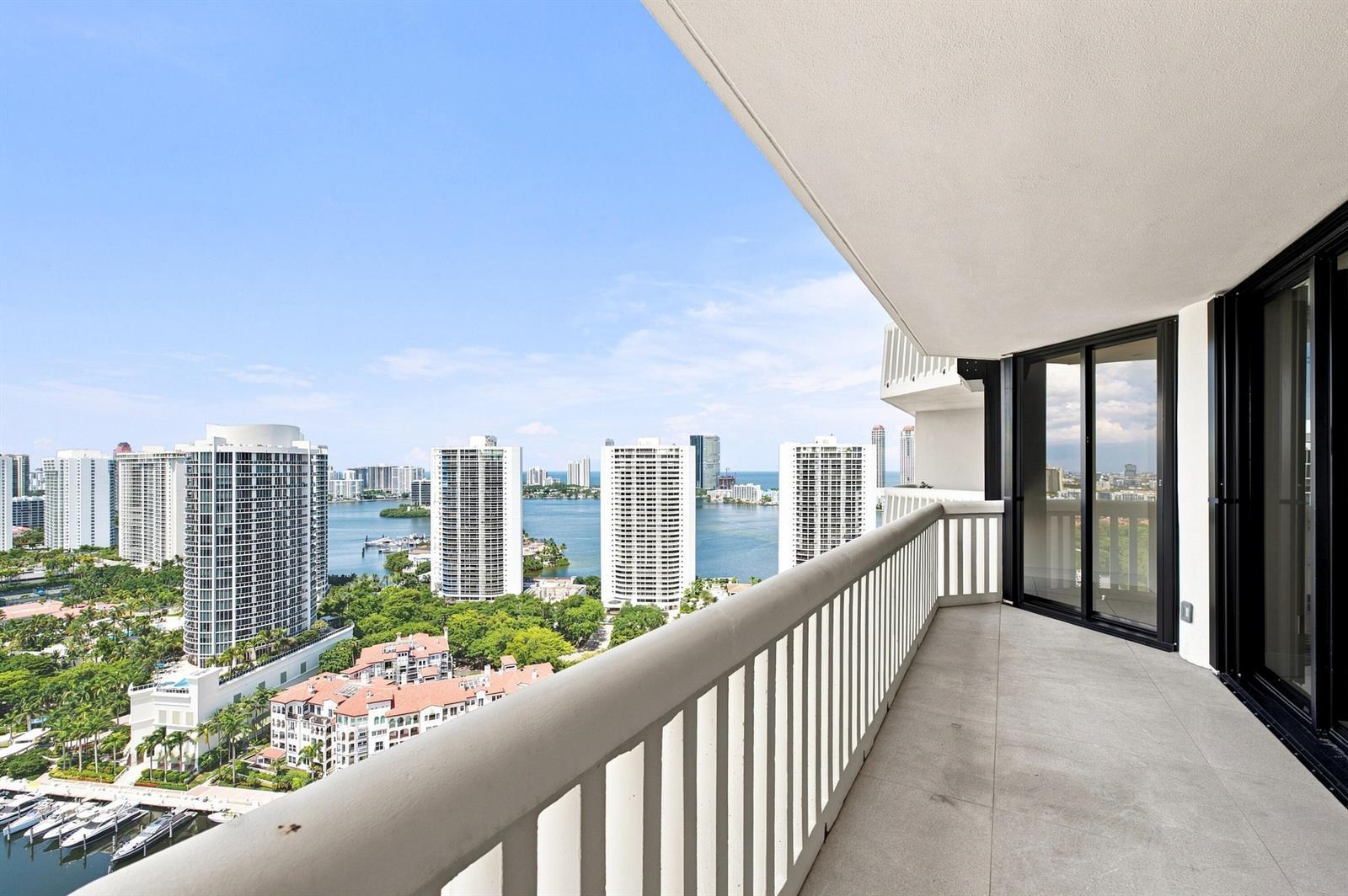 2000 Island Boulevard # 2905, Aventura FL 33160 photo 4