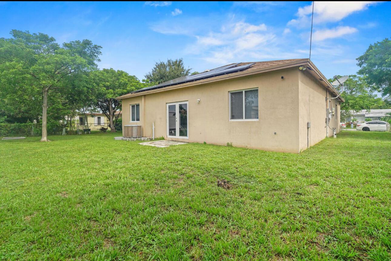 2430 NW 13TH Street, Pompano Beach FL 33069 photo 3