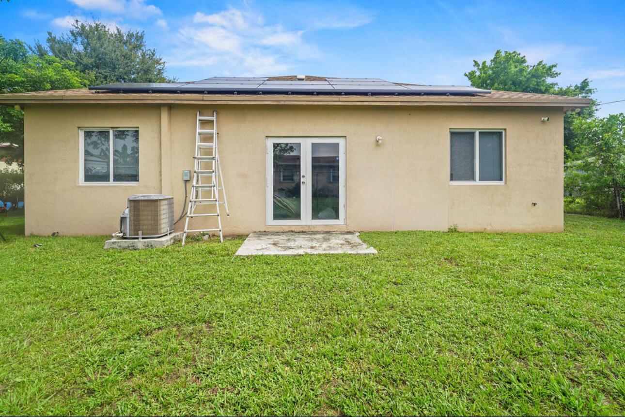 2430 NW 13TH Street, Pompano Beach FL 33069 photo 4
