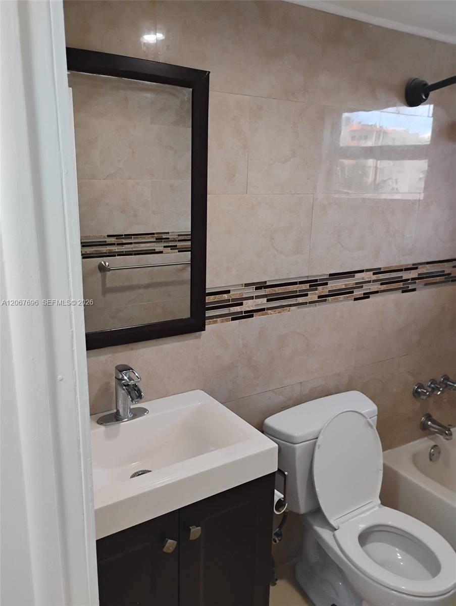 3536 NE 168th St # 302, North Miami Beach FL 33160 photo 3