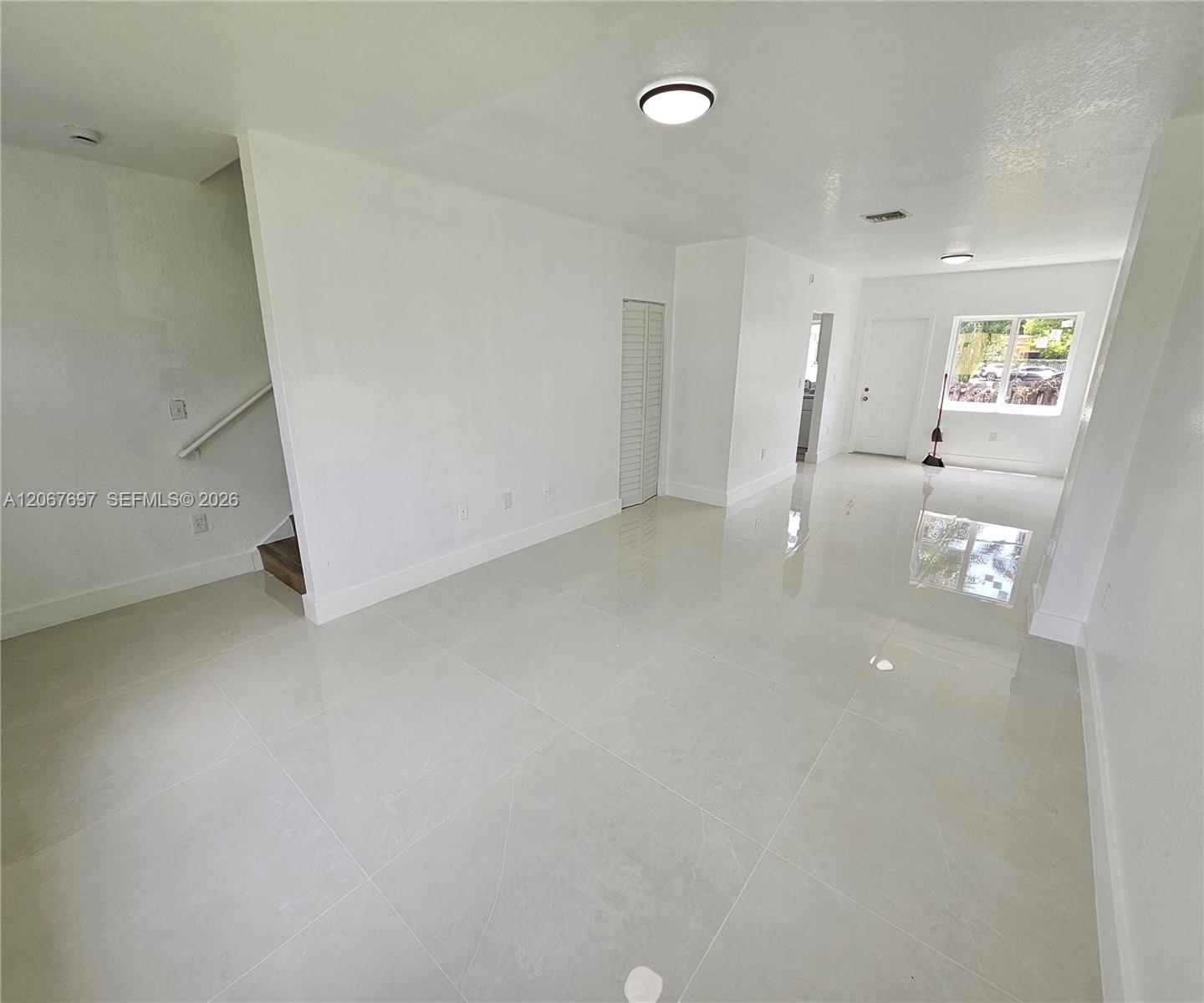 Miami, FL 33150 photo 3