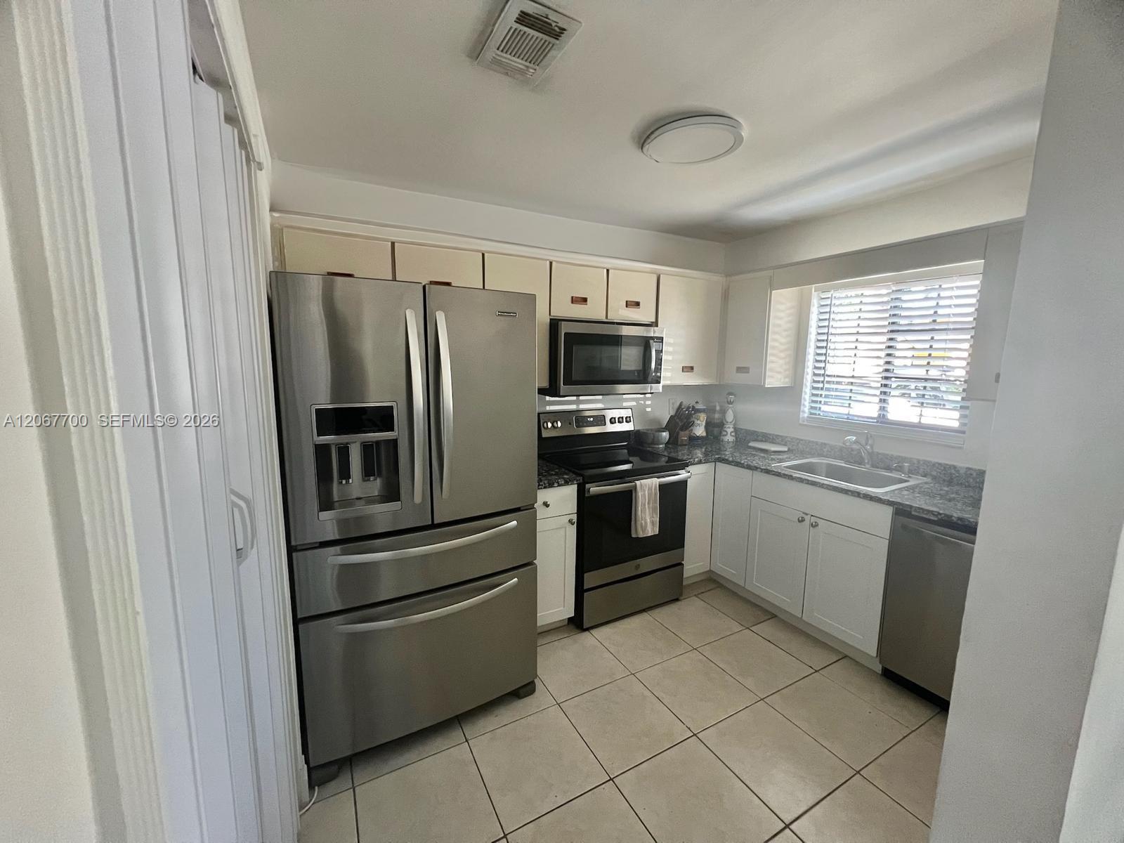 1133 NE 210th Ter, Miami FL 33179 photo 3