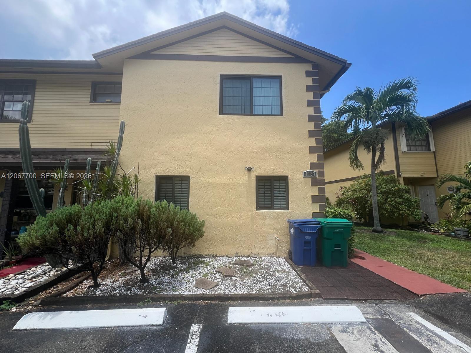1133 NE 210th Ter, Miami FL 33179