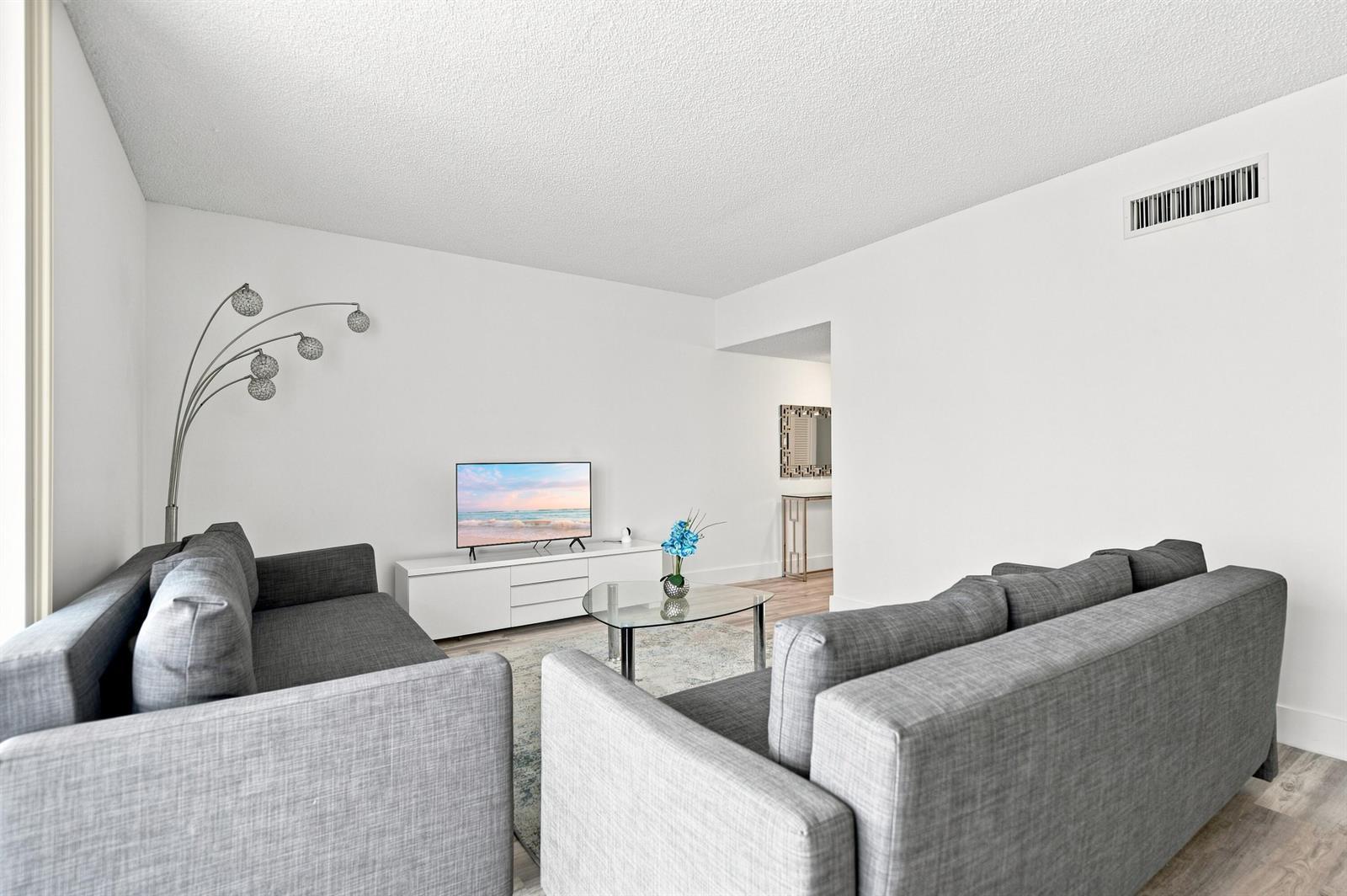 18181 NE 31st Court, Aventura FL 33160 photo 4