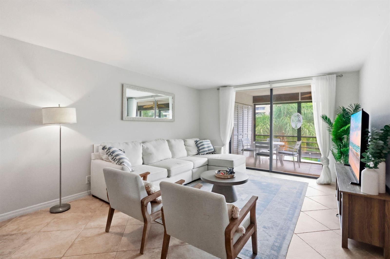 555 BANYAN TREE Lane E # 410, Delray Beach FL 33483 photo 3