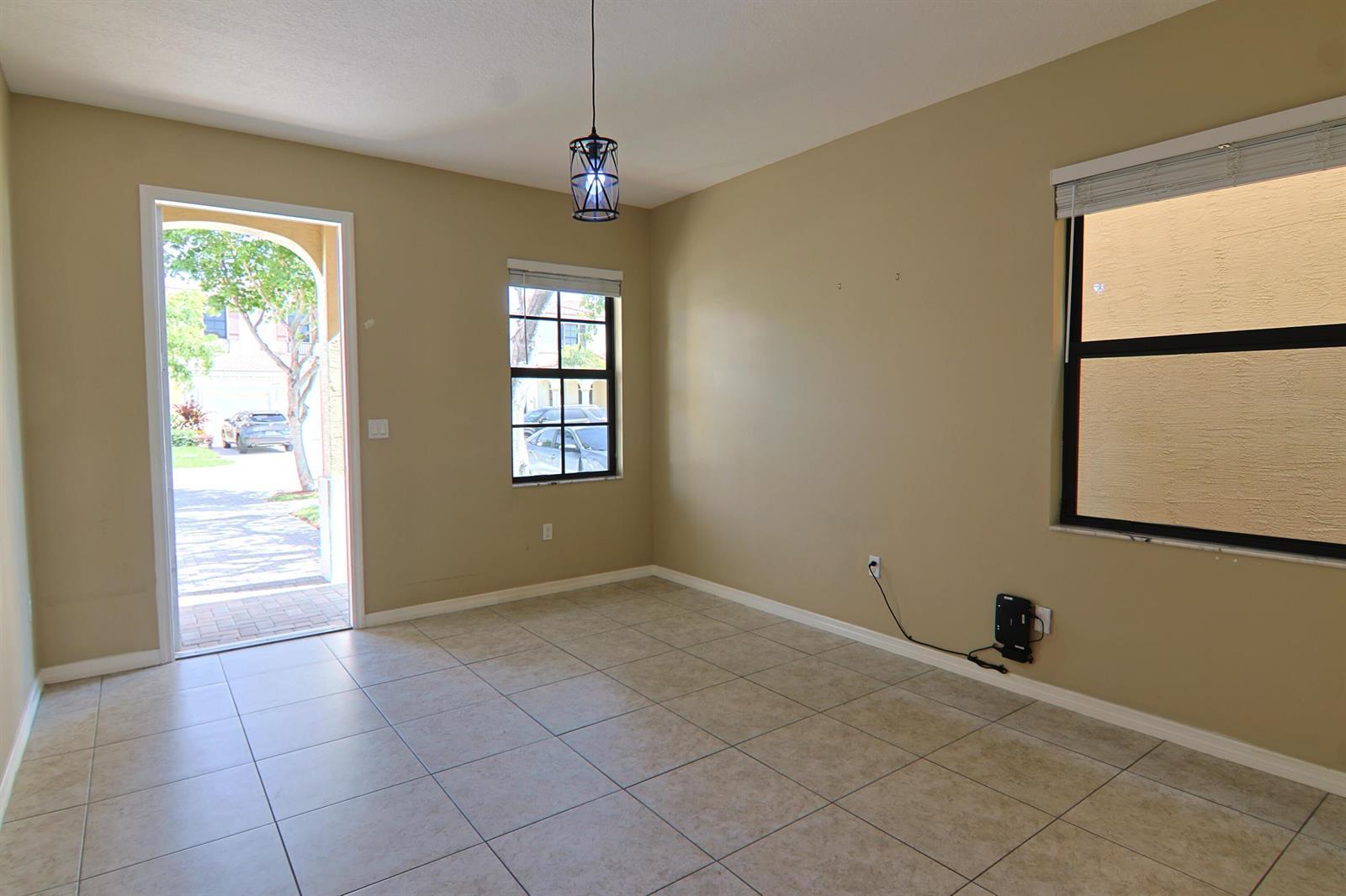 634 NE 193RD Terrace, Miami FL 33179 photo 4