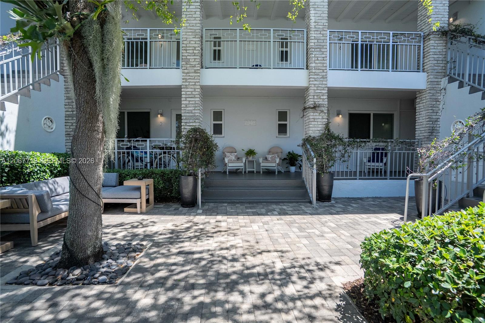 117 S Shore Dr # 8, Miami Beach FL 33141 photo 2