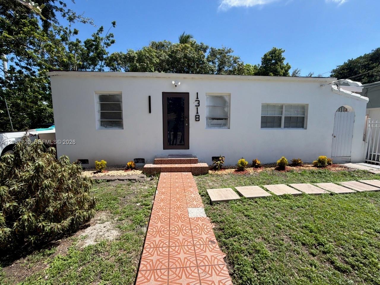 1318 NW 34th St, Miami FL 33142 photo 2