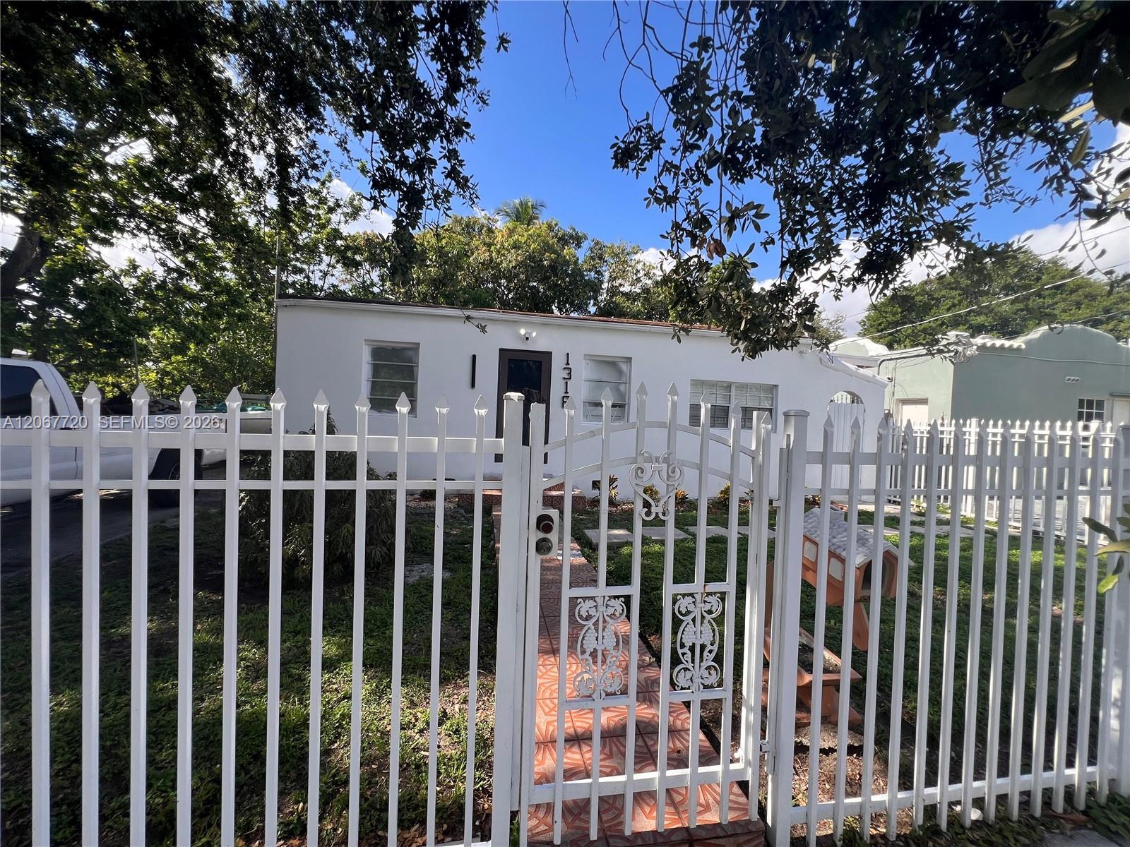 1318 NW 34th St, Miami FL 33142 photo 4