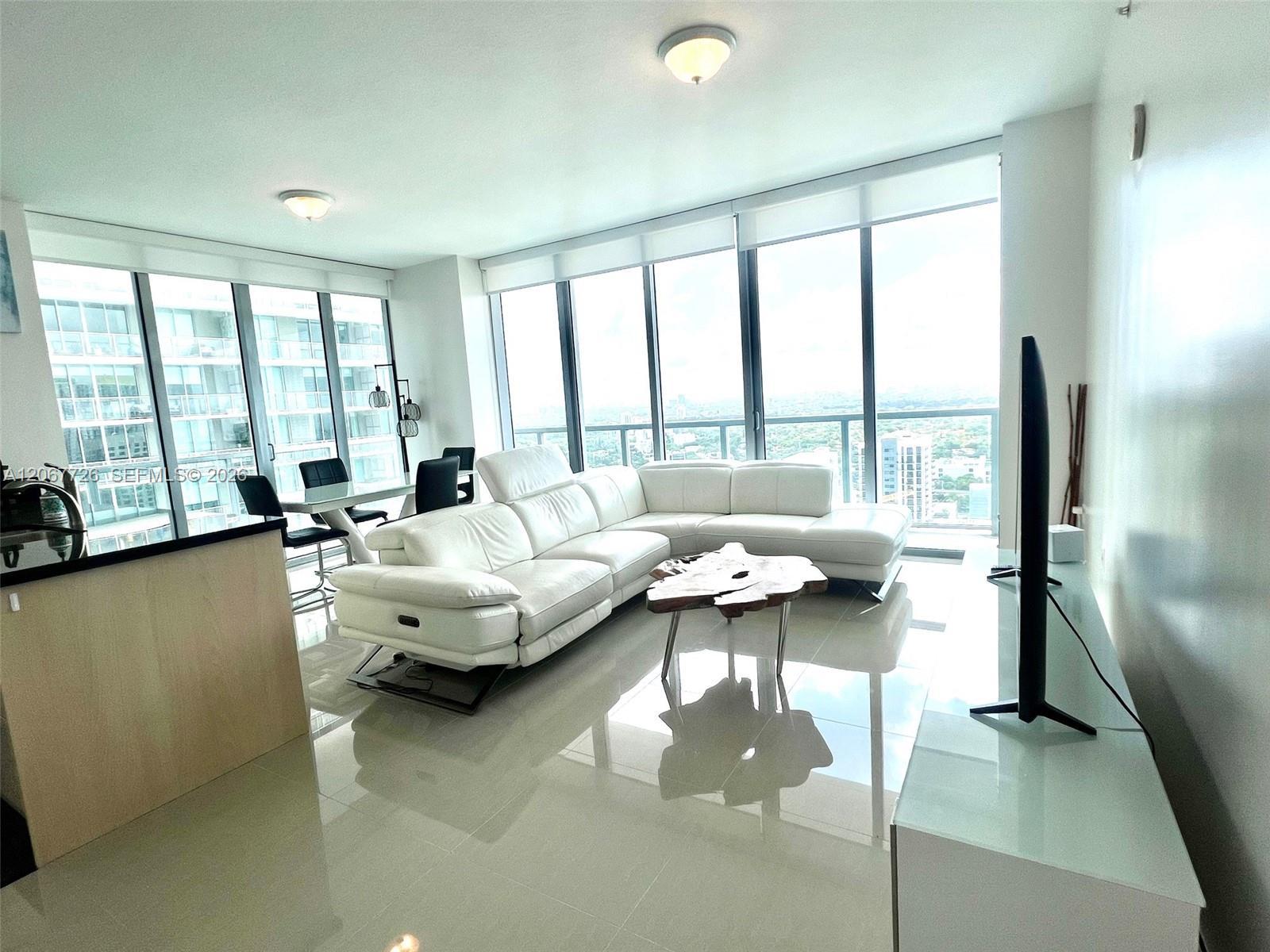 1111 SW 1st Ave # 3214, Miami FL 33130