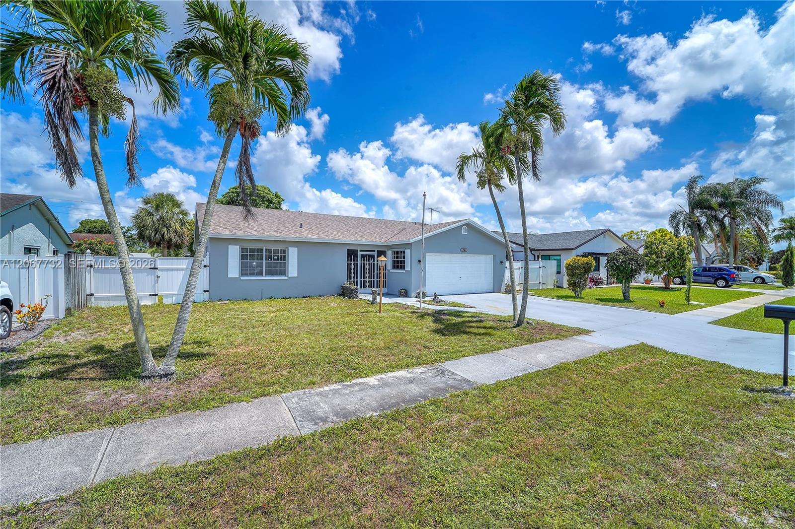 9242 SW 18th Rd, Boca Raton FL 33428 photo 2