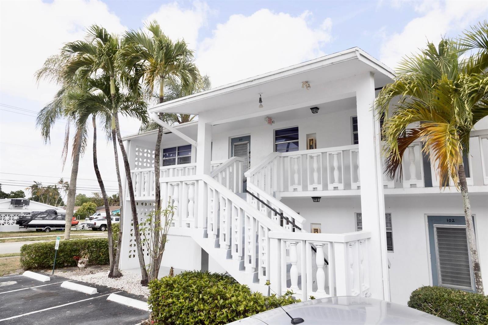 6500 Winfield Boulevard Unit 201, Margate FL 33063 photo 2