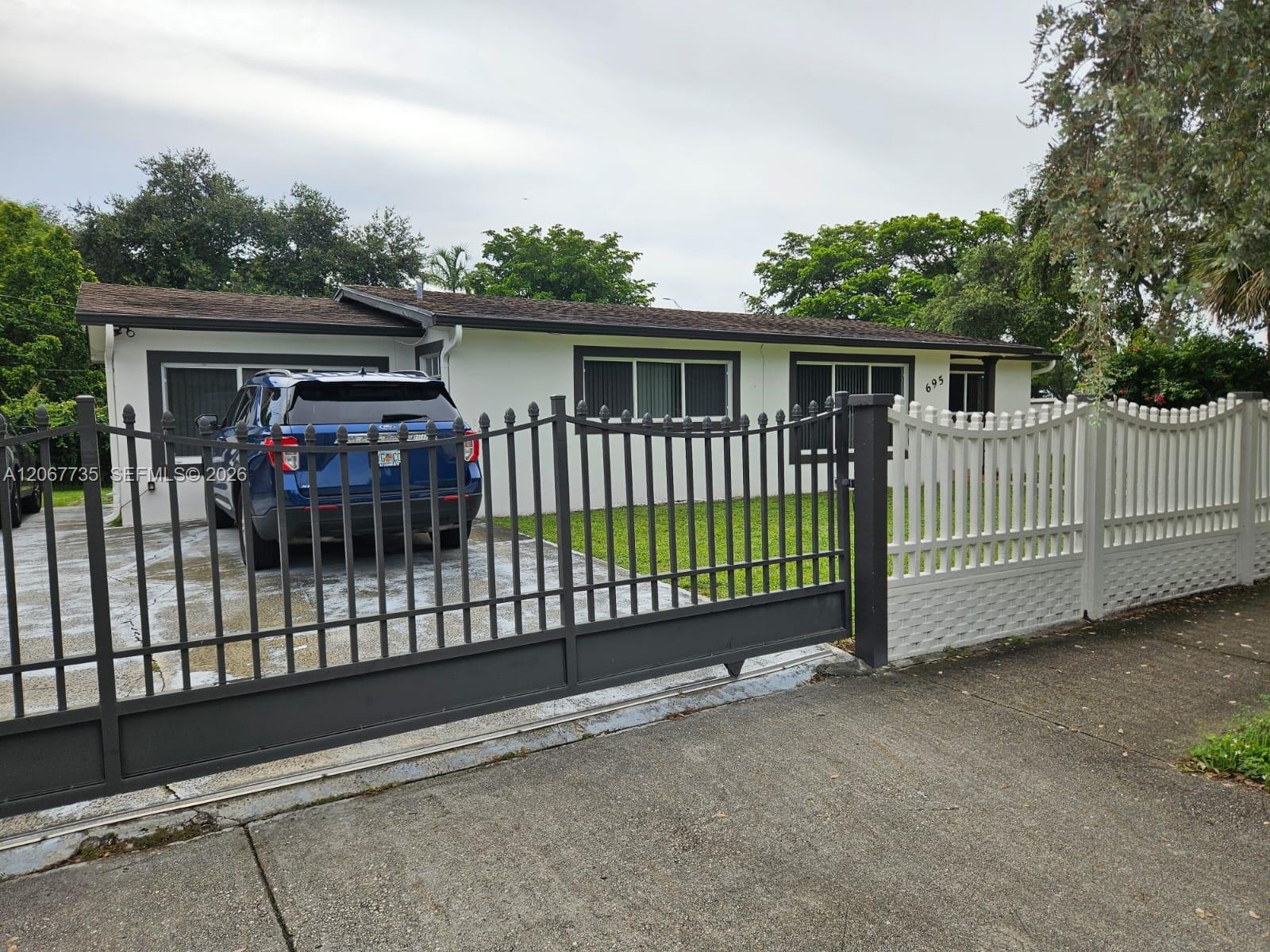 695 W 76th St, Hialeah FL 33014 photo 2