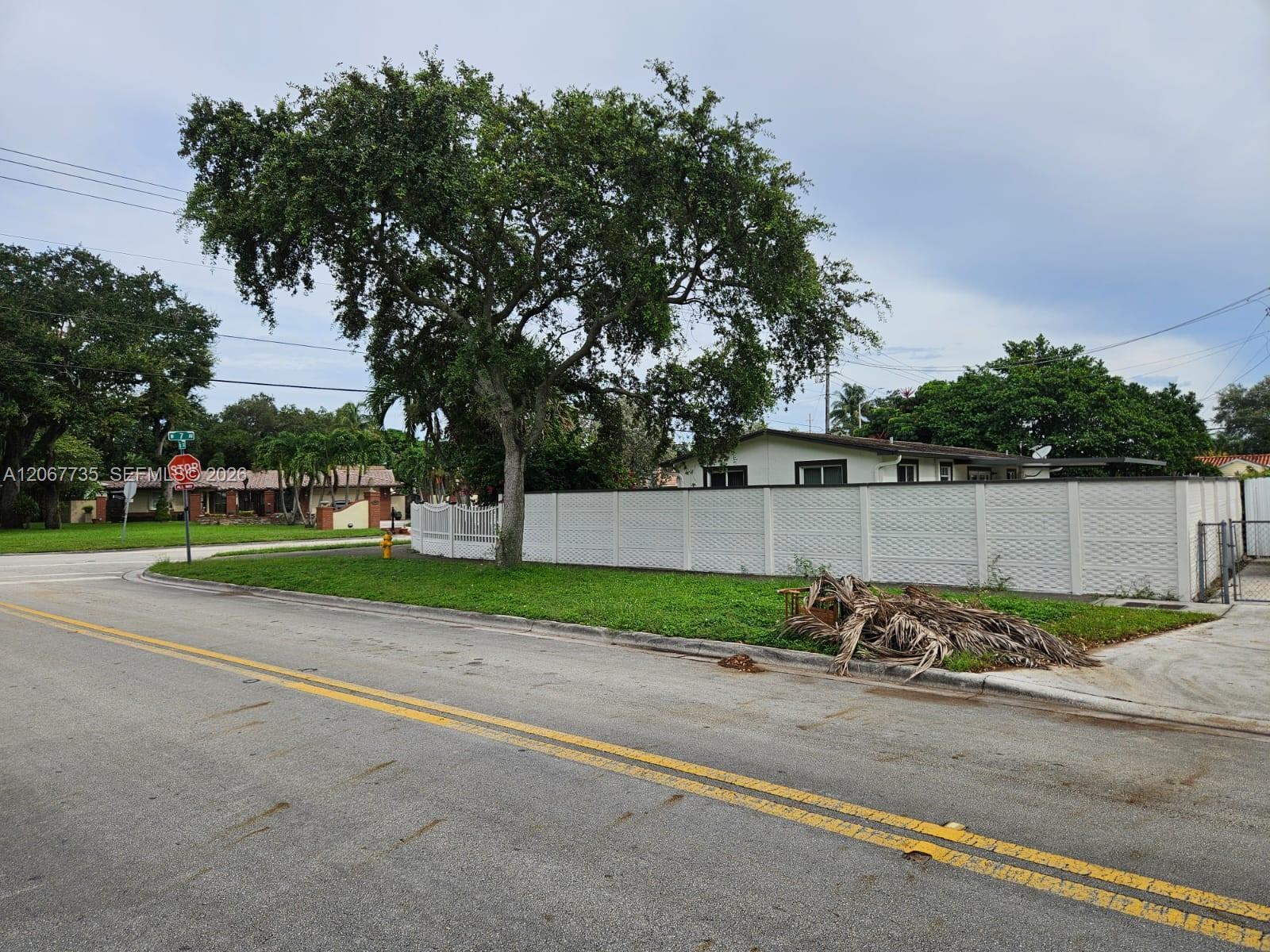 695 W 76th St, Hialeah FL 33014 photo 5