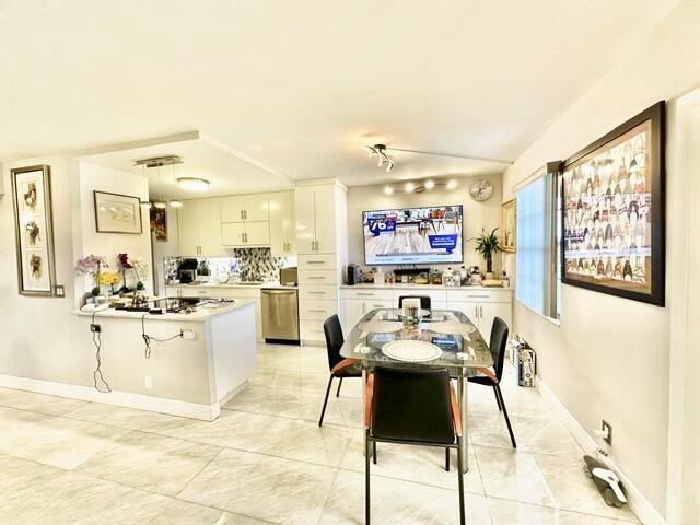 3008 Guildford A, Boca Raton FL 33434 photo 2