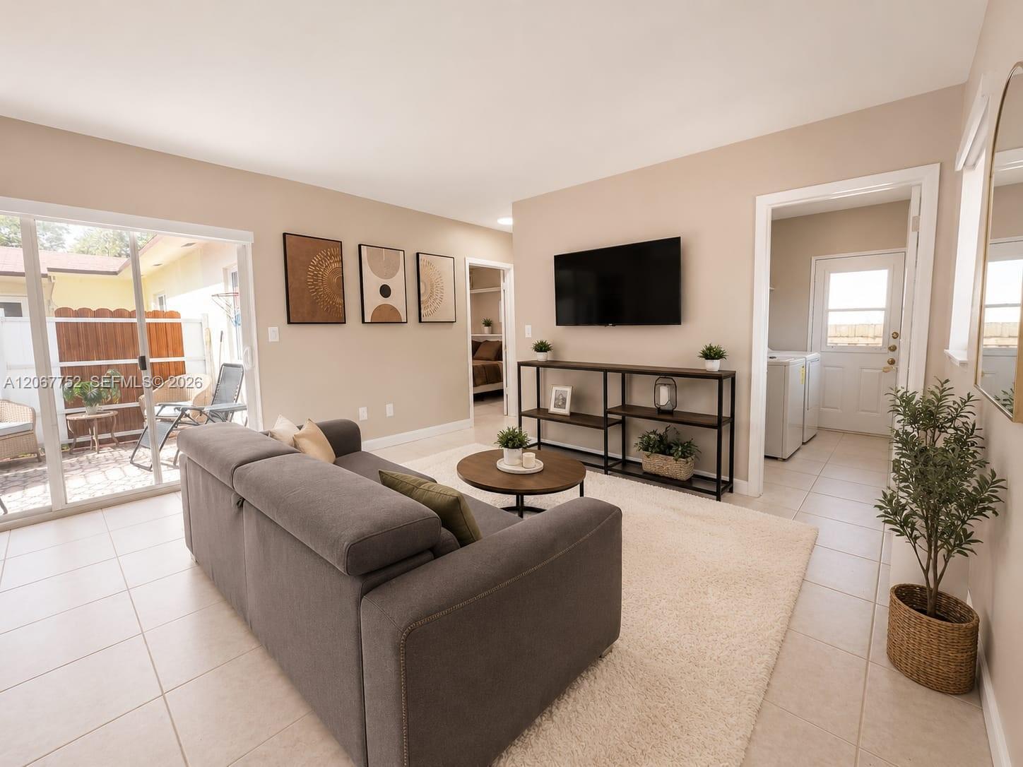 31 SW 8th St # 1, Hallandale Beach FL 33009 photo 2