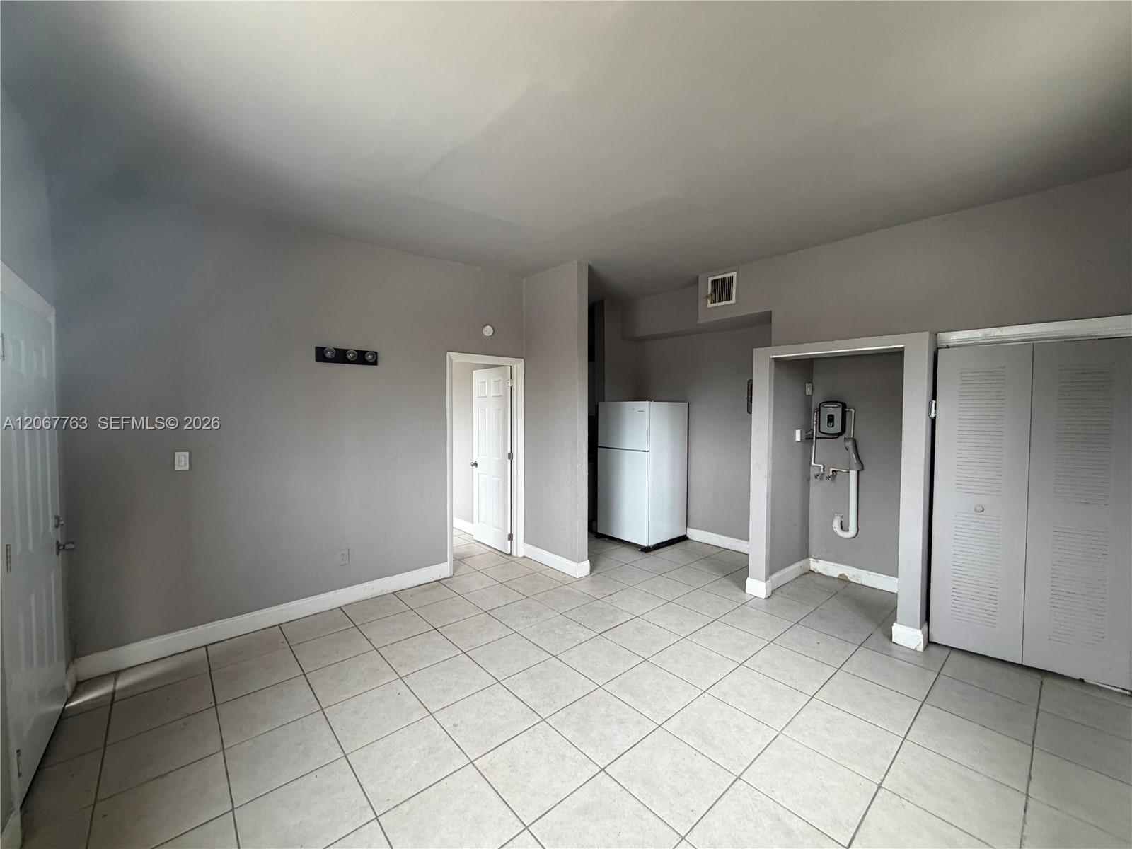 612 NW 2nd Ave # 1, Hallandale Beach FL 33009 photo 2