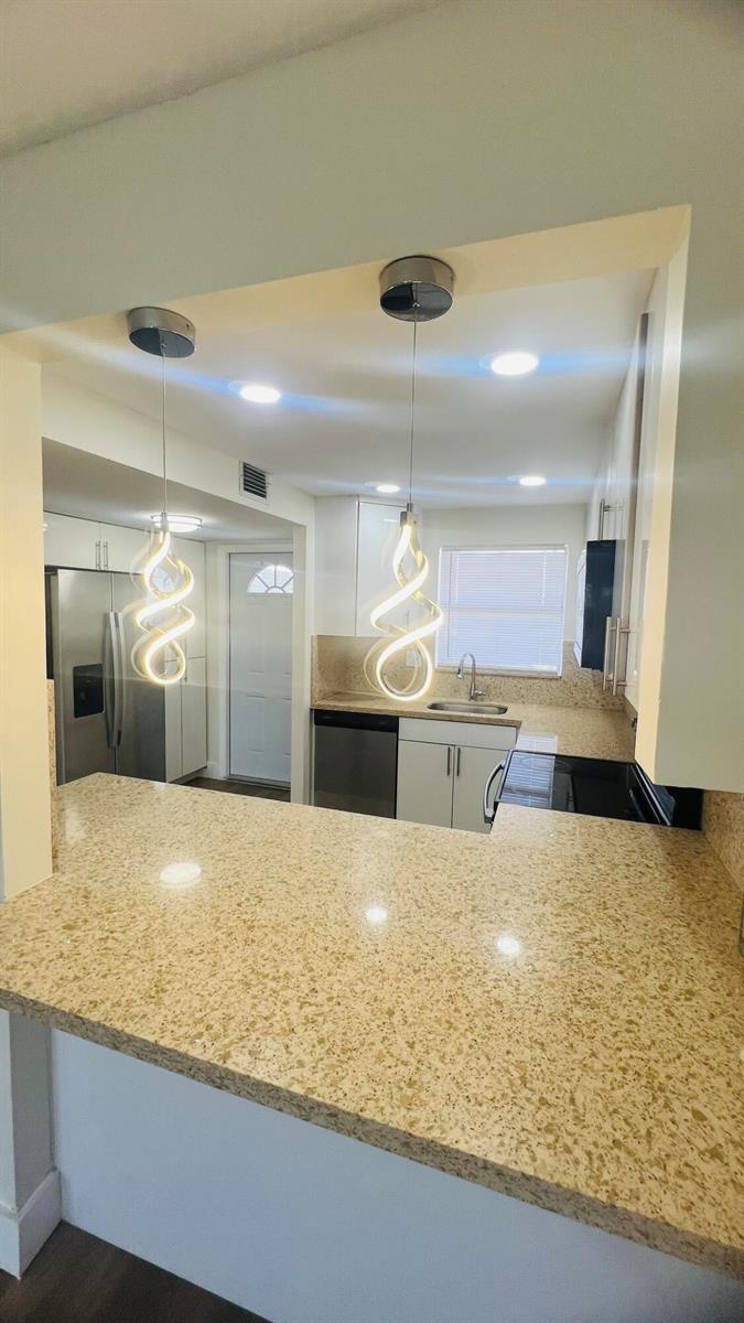 8345 SUNRISE LAKES Boulevard # 304, Sunrise FL 33322 photo 4