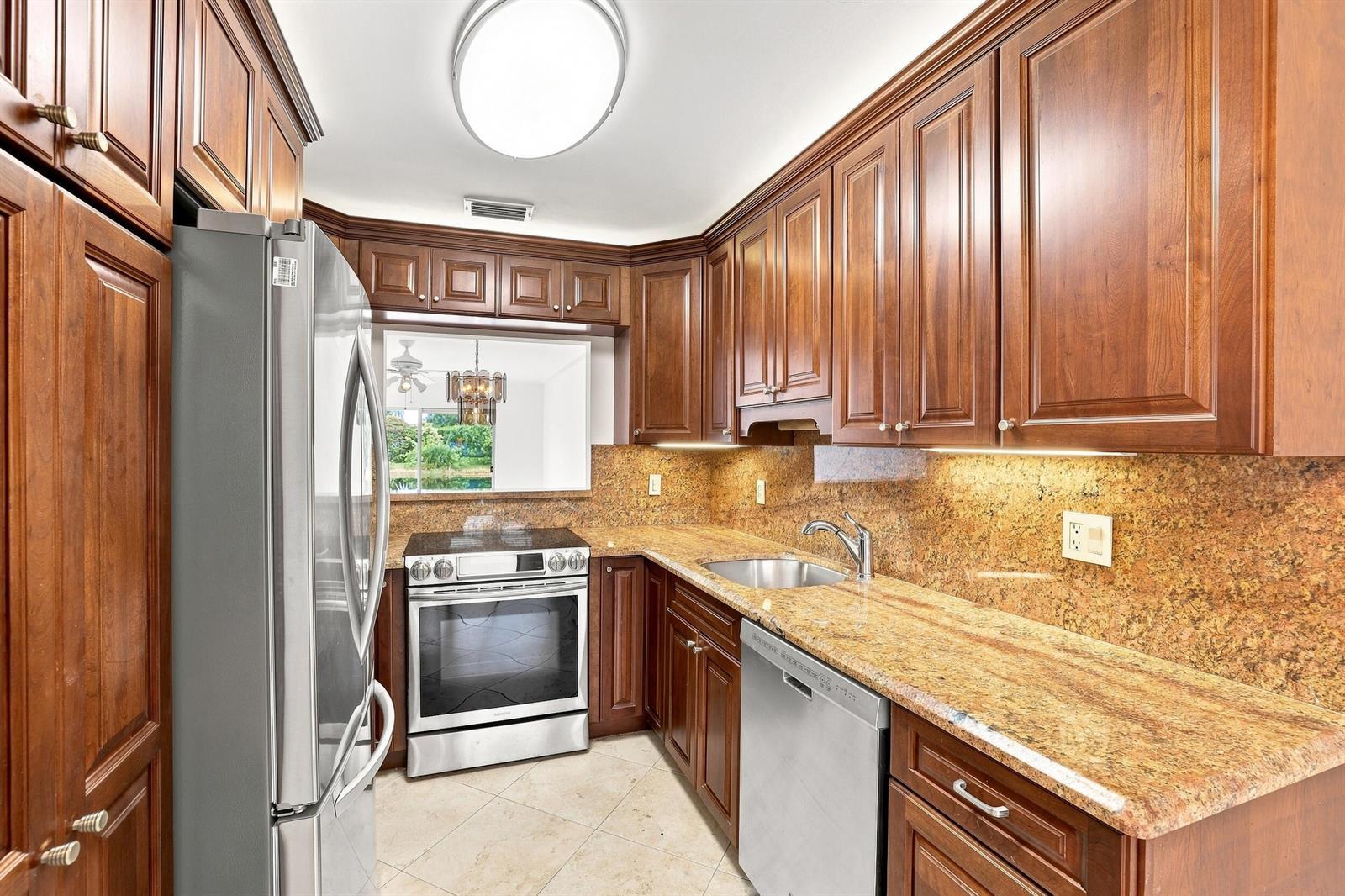 8829 BELLA VISTA Drive # 282, Boca Raton FL 33433