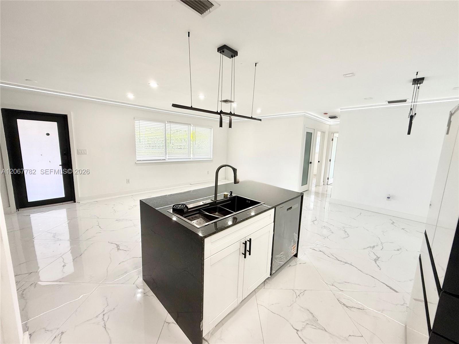 8600 Taft St, Pembroke Pines FL 33024 photo 3