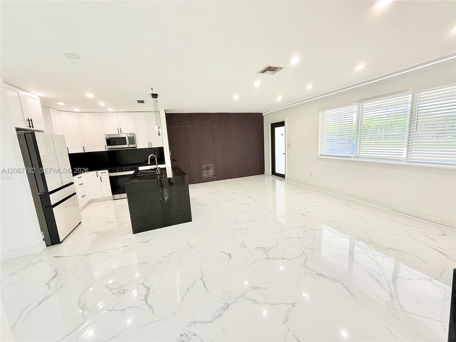 8600 Taft St, Pembroke Pines FL 33024 photo 5