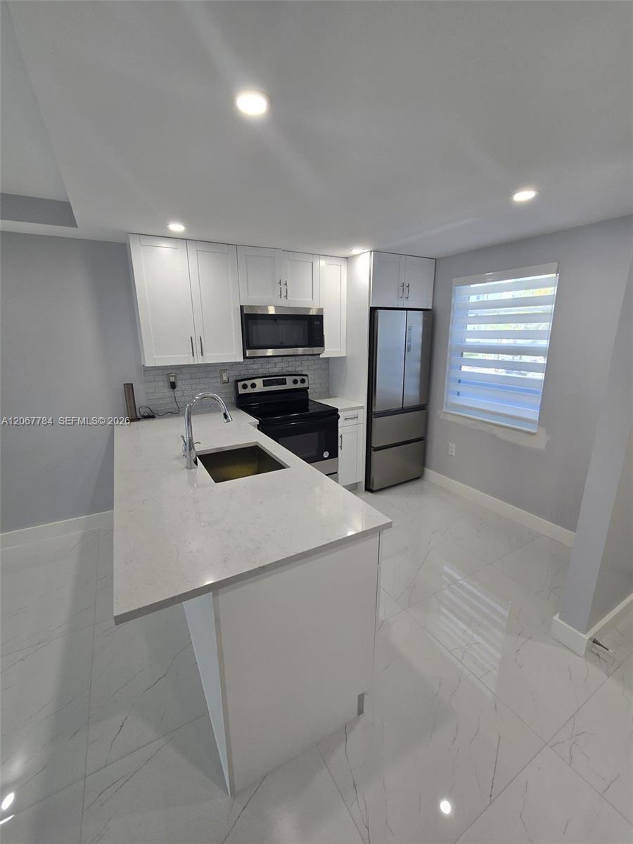 9440 Fontainebleau Blvd # 212, Miami FL 33172 photo 2