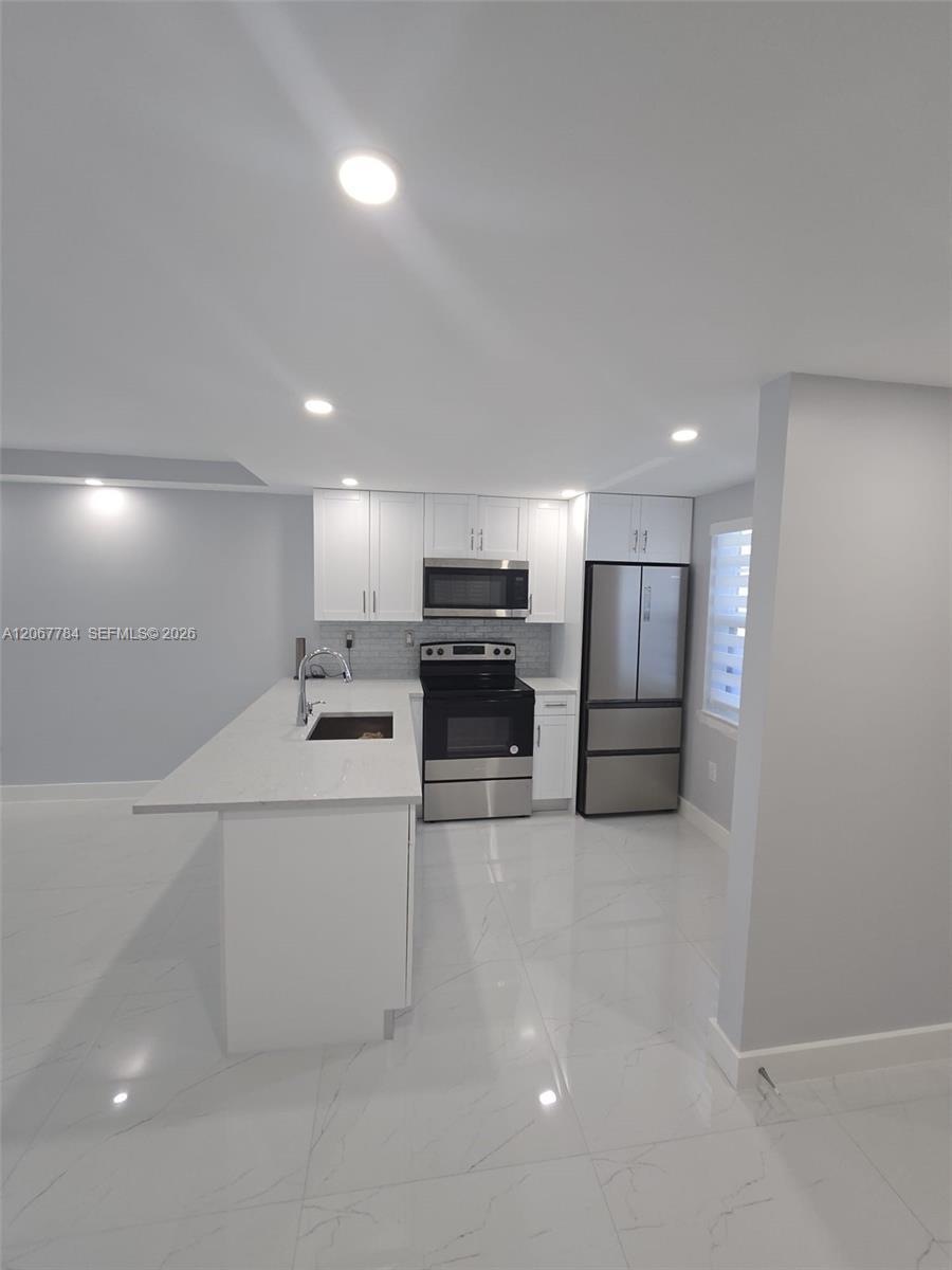 9440 Fontainebleau Blvd # 212, Miami FL 33172 photo 5
