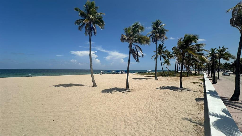625 ANTIOCH Avenue # 302, Fort Lauderdale FL 33304 photo 2