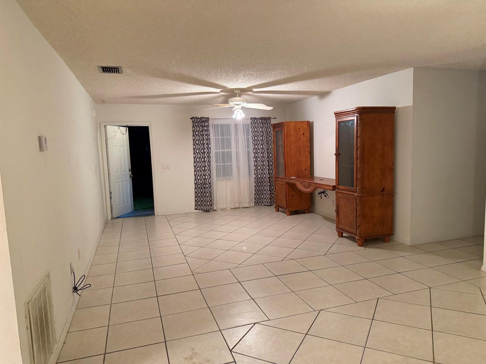 2831 SE LEIGH Avenue, Port St. Lucie FL 34952 photo 4