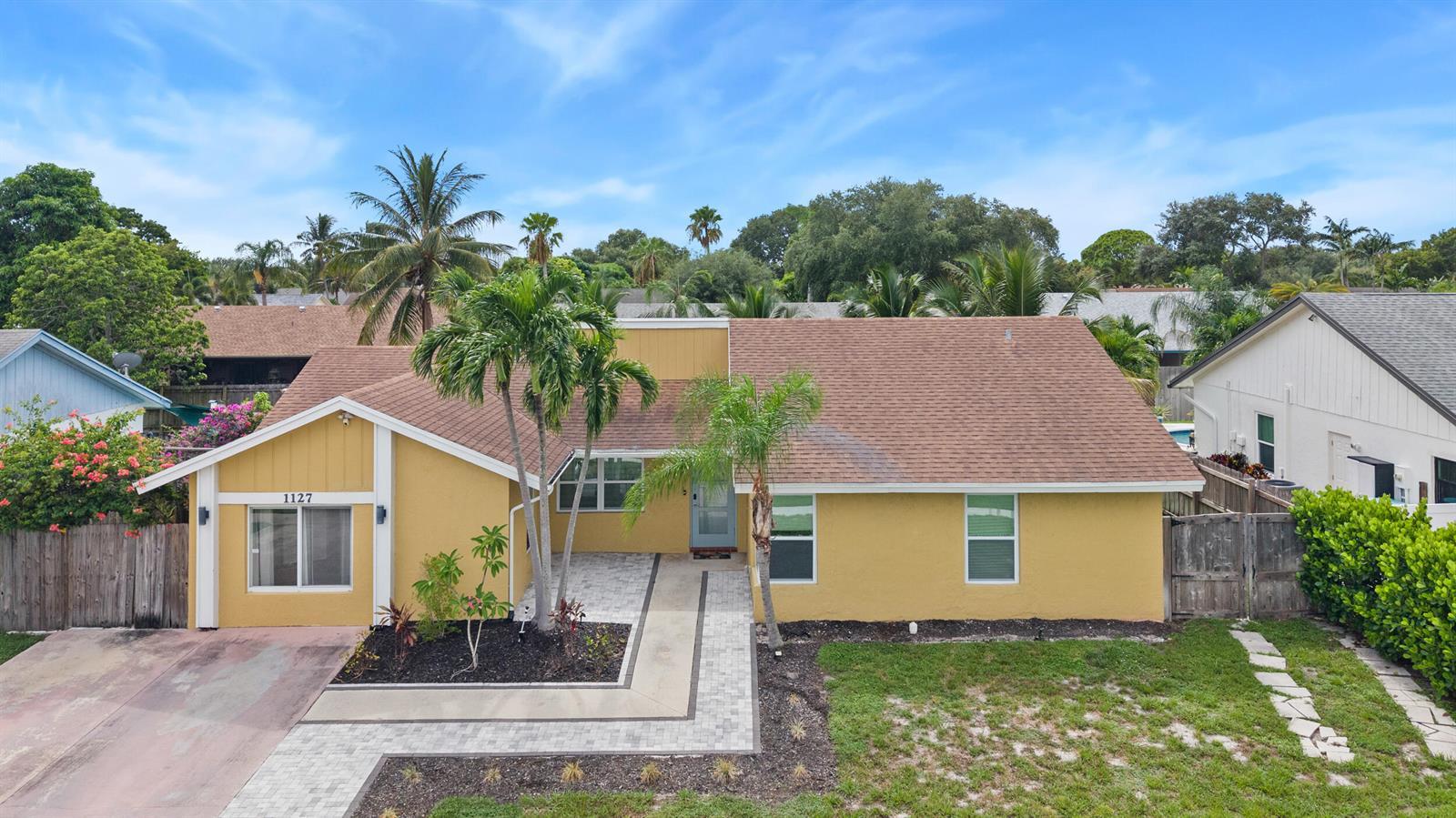 1127 NW 9th Street, Boynton Beach FL 33426