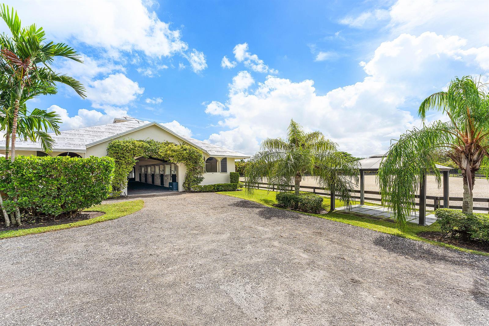 14155 EQUESTRIAN Way, Wellington FL 33414 photo 2