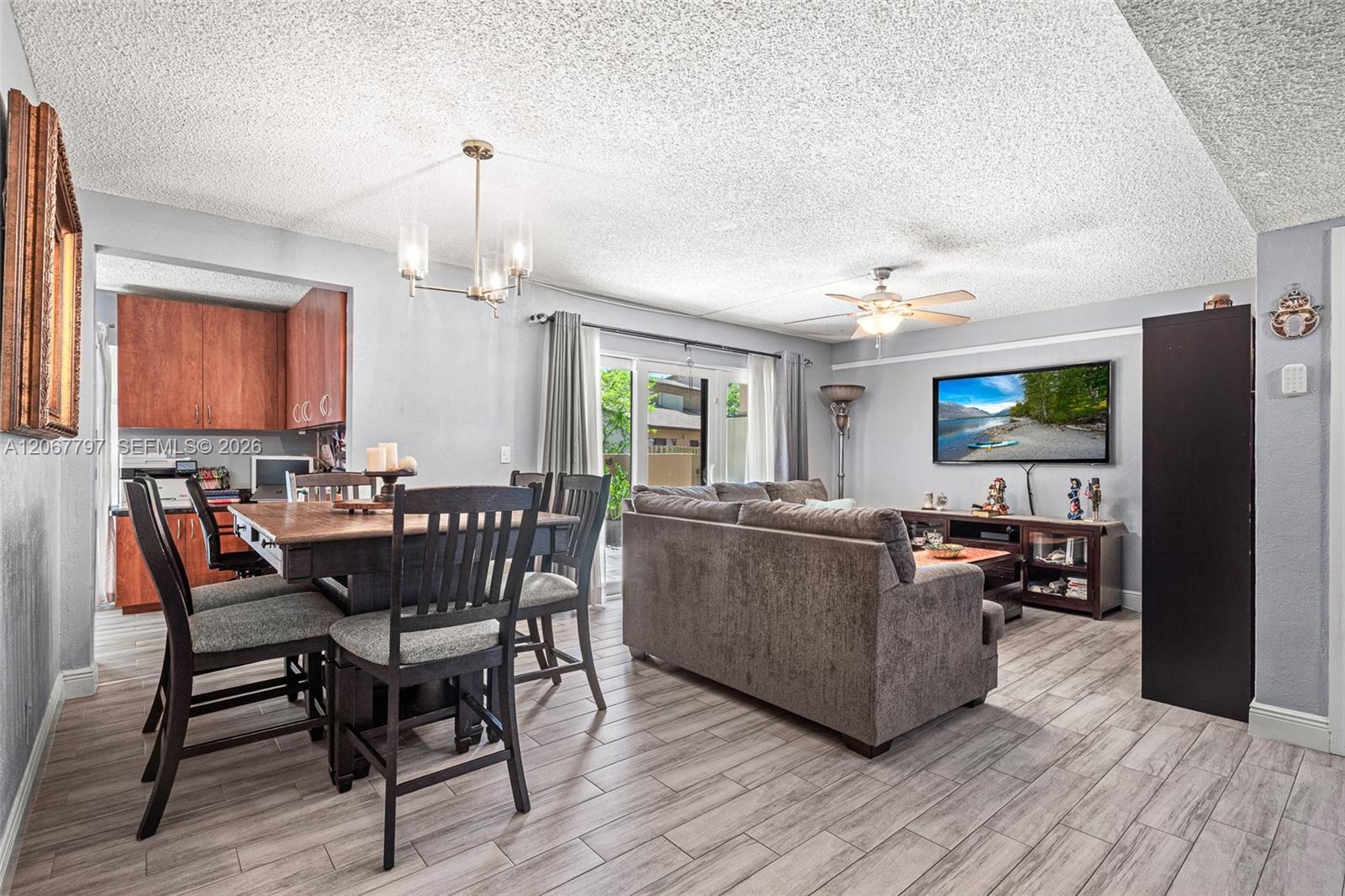 2214 NW 39th Ave, Coconut Creek FL 33066 photo 5