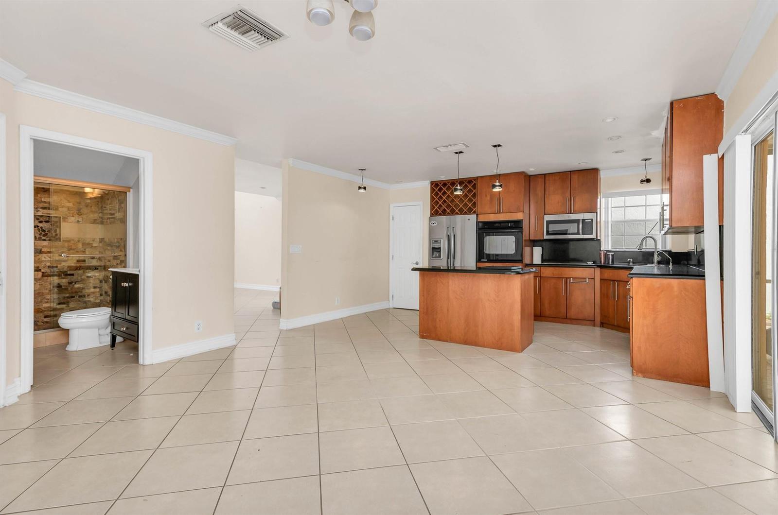 5486 NW 44TH Way, Coconut Creek FL 33073 photo 3