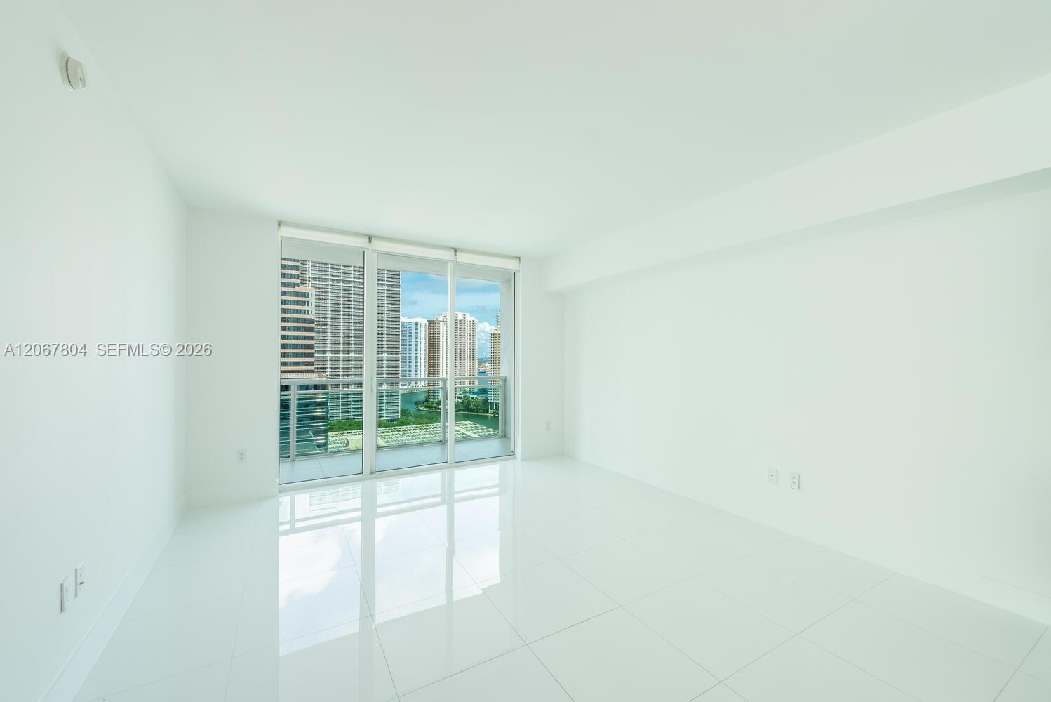 950 Brickell Bay Dr # 2208, Miami FL 33131 photo 4
