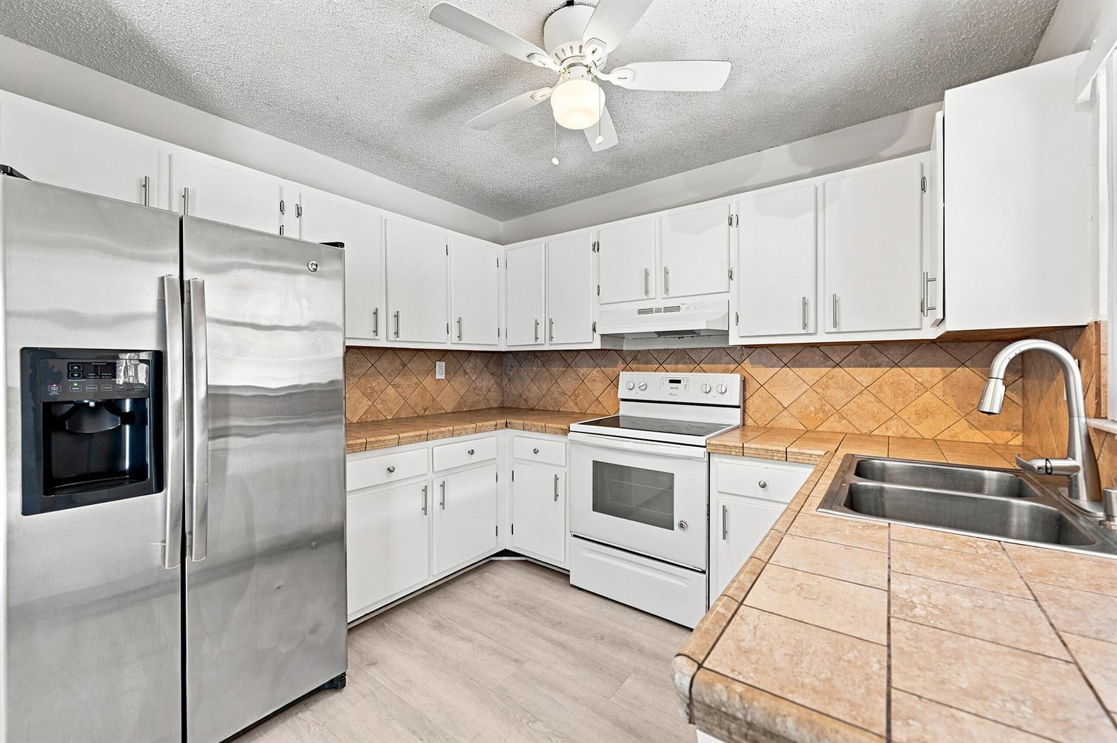 4408 NW 4TH Avenue, Deerfield Beach FL 33064 photo 3