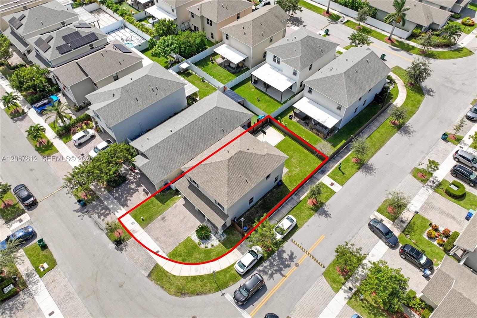 572 NE 6th Pl, Homestead FL 33034 photo 5