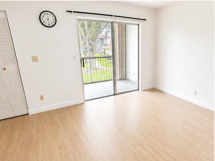 400 VILLAGE GREEN Circle W # 205, Palm Springs FL 33461 photo 5