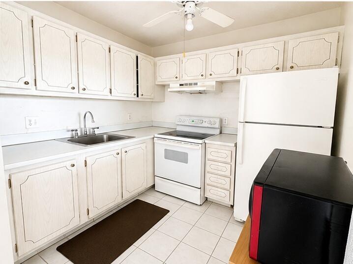 400 VILLAGE GREEN Circle W # 205, Palm Springs FL 33461 photo 4