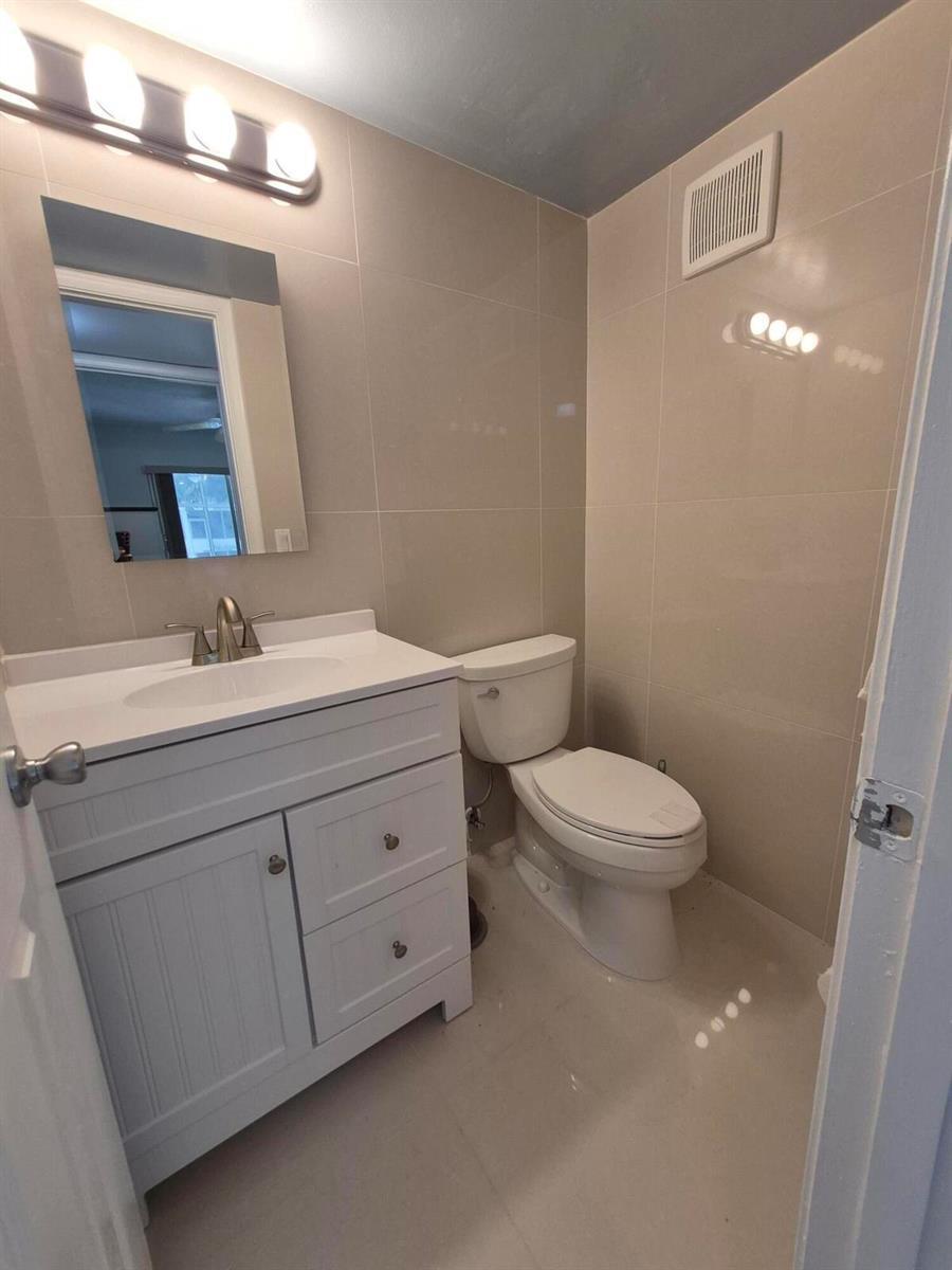 144 Dorchester G, West Palm Beach FL 33417 photo 4