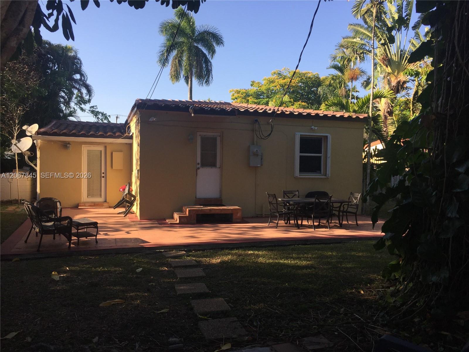 5886 SW 42nd St, Miami FL 33155 photo 5