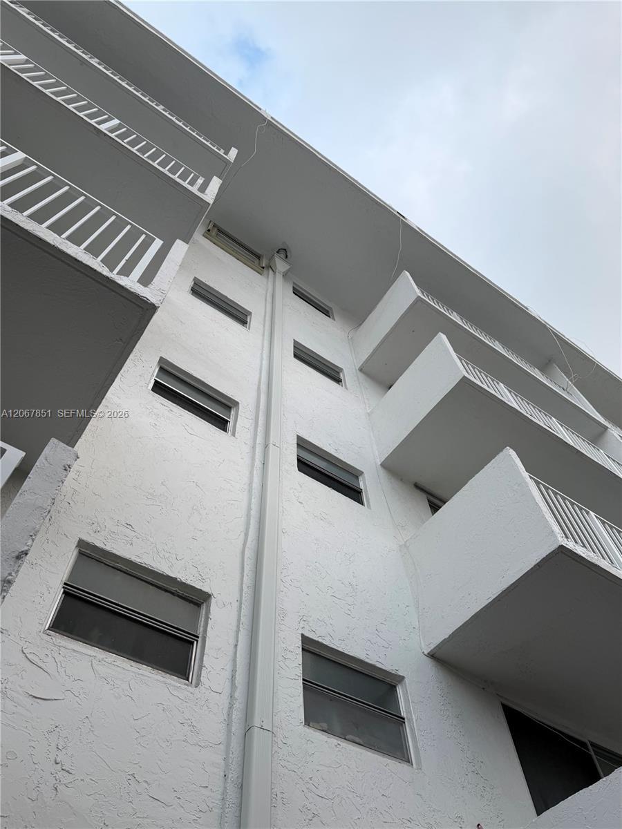 910 Michigan Ave # 405, Miami Beach FL 33139 photo 2