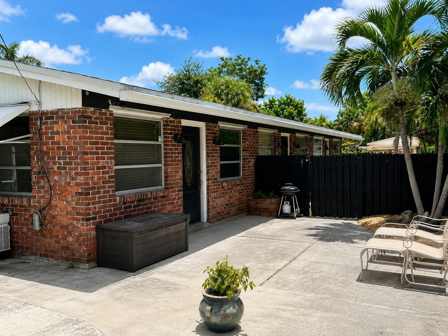 121 Cleveland Street # 3, FL 33461 photo 3