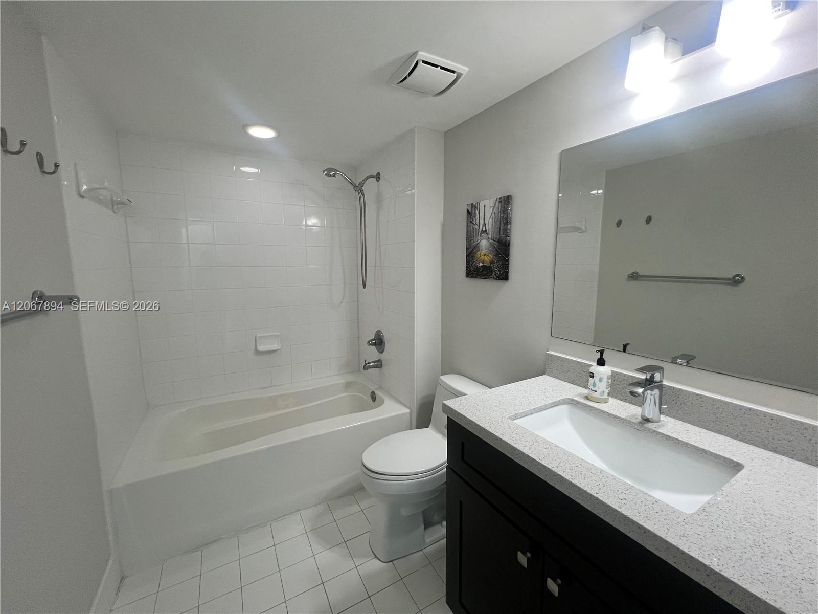 1155 Brickell Bay Dr # 1607, Miami FL 33131 photo 3