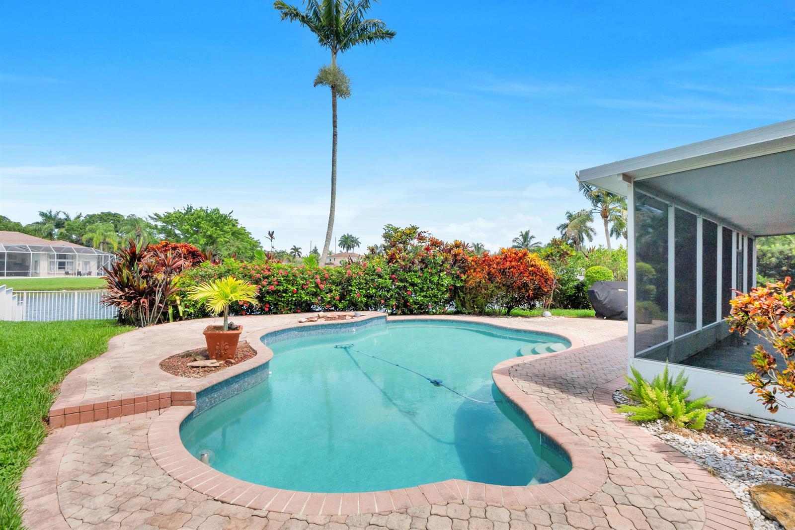 2325 NW 186th Avenue, Pembroke Pines FL 33029 photo 2