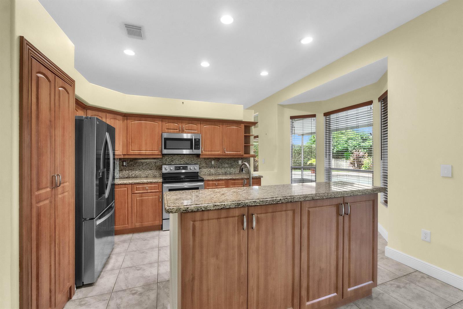 2325 NW 186th Avenue, Pembroke Pines FL 33029 photo 4