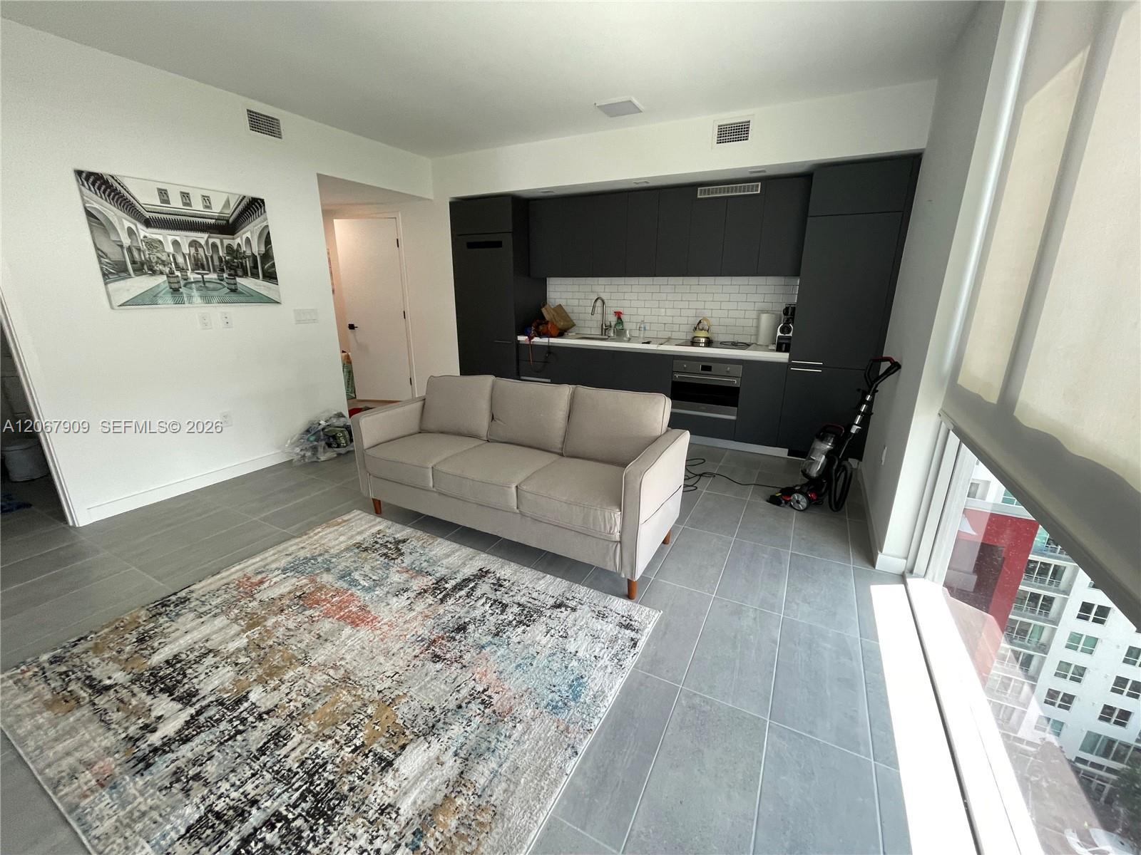 227 NE 2nd St # 1606, Miami FL 33132 photo 5