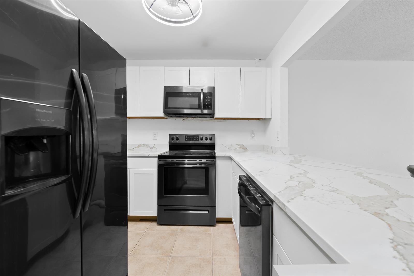 430 SE 2ND Avenue # 21, Deerfield Beach FL 33441 photo 2
